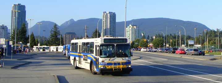 Coast Mountain Bus New Flyer D40HF P3209